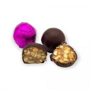 Кедровые конфеты «с Брусникой» в шоколаде ручной работы / 120 гр / грильяж / Солнечная Сибирь