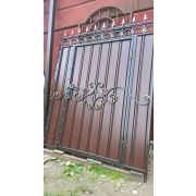 Ворота кованые «Чехия» металлические со встроенной калиткой прямые